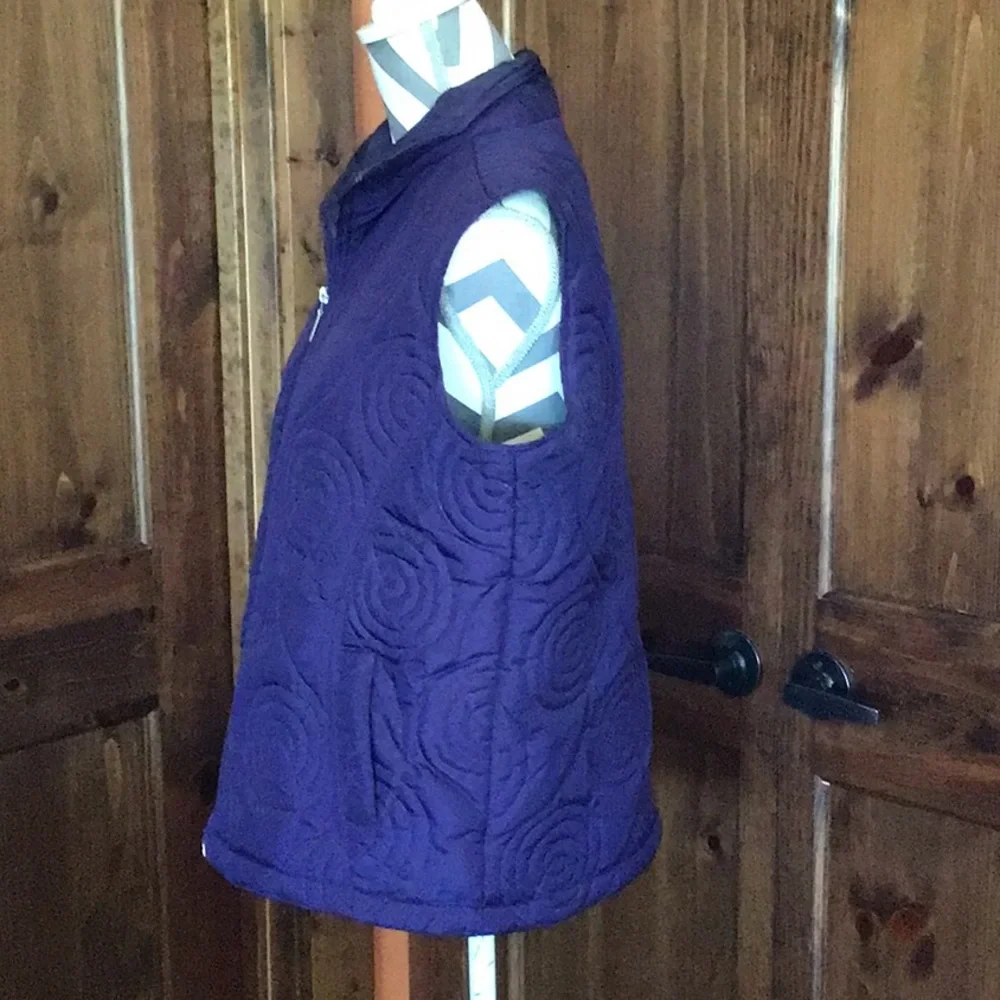 Vest - Picture 3 of 3